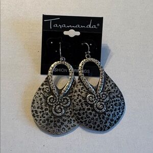 Taramanda Silver Earrings with Black Accents